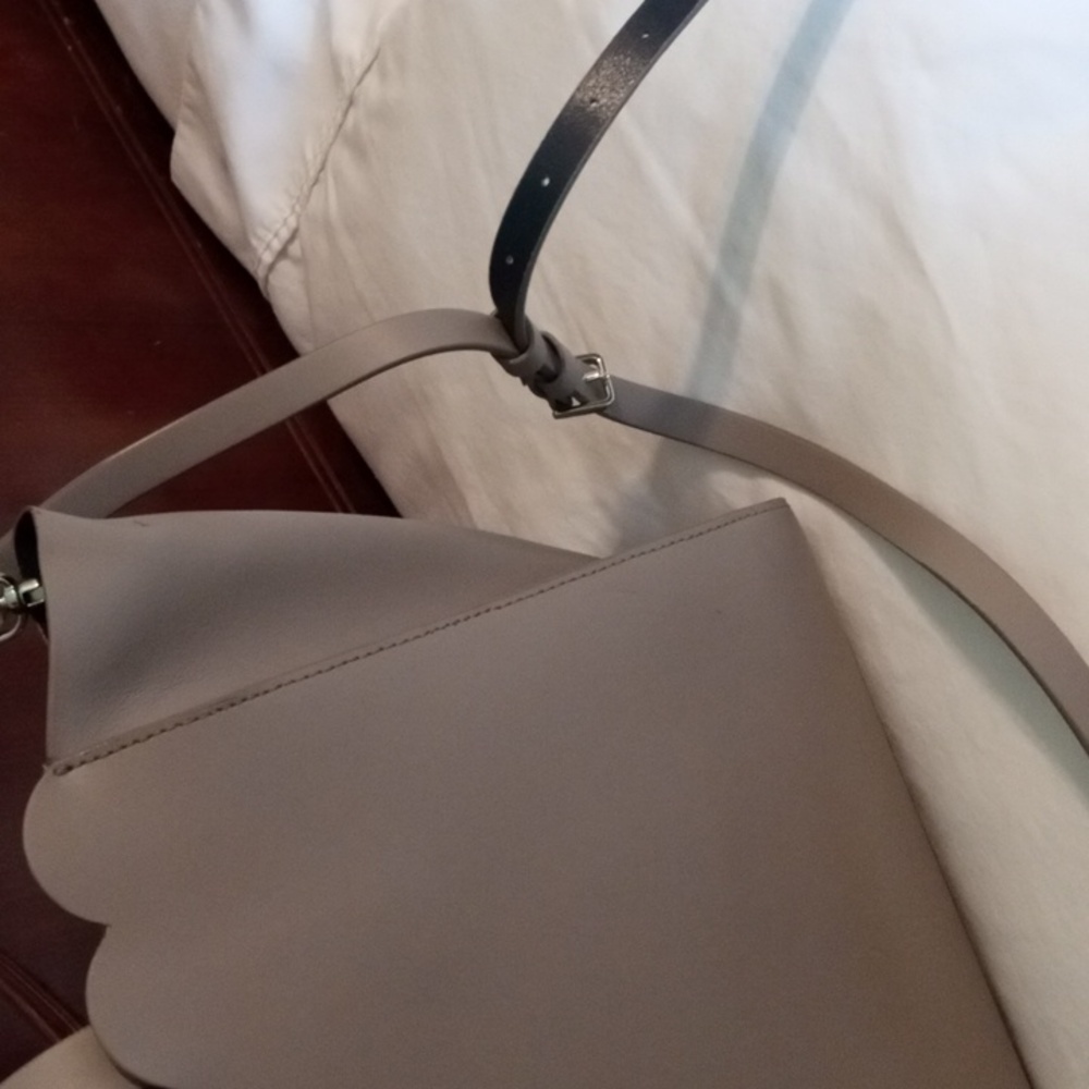 Kate Spade Purse - Picture 3 of 9